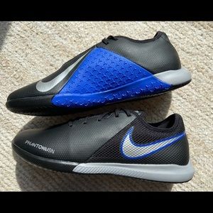 Nike Men’s Phantom VSN Academy ⚽️ IC flats
